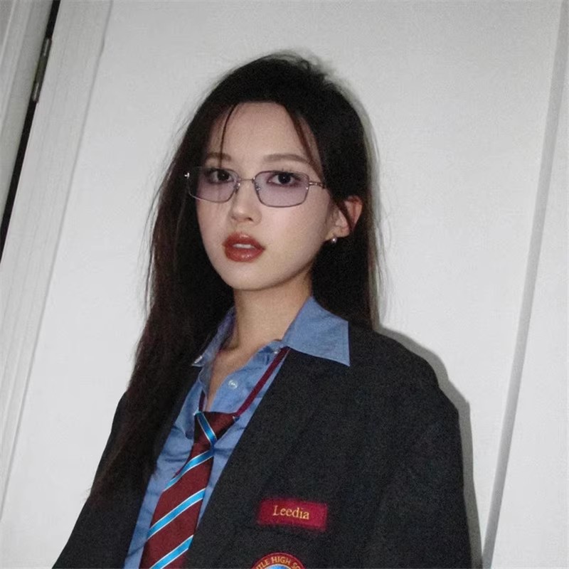 Street Fashion In Korea - Korea Square Light Colored Sunglasses Women