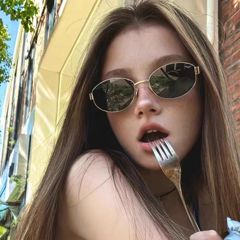 Street Fashion In Korea - Korea New Oval Alloy Sunglasses Women