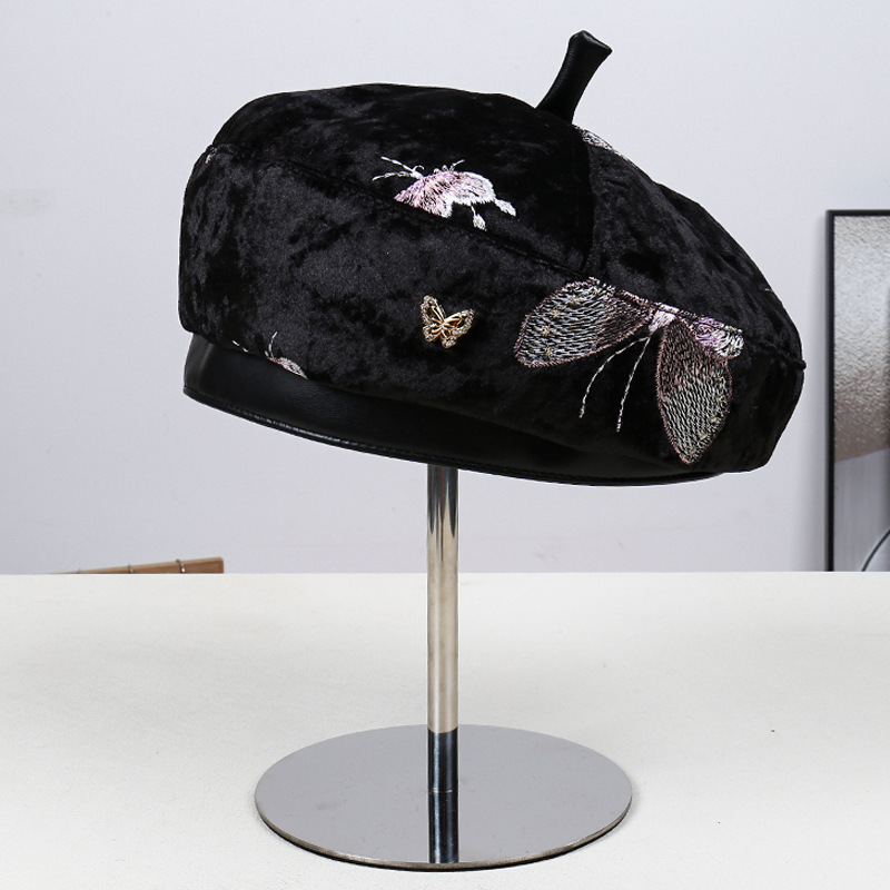 Fashionable Butterfly Embroide – обзор и цена Street Fashion Pose
